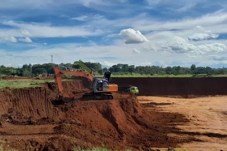Penampakan salah satu pembangunan perumahan di wilayah Kecamatan Bojongsari, Kota Depok yang sempat mendapat teguran dari DPMPTSP, beberapa waktu lalu (Gerard )