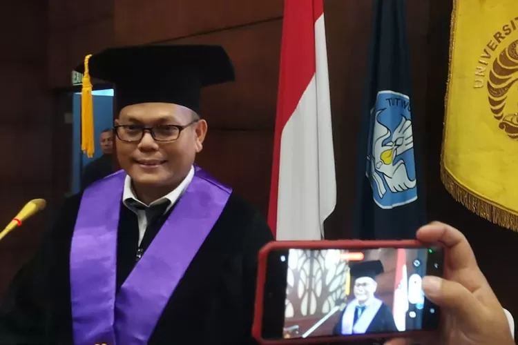 Guru Besar Fakultas Kesehatan Masyarakat Universitas Indonesia, Prof Besral (Irfan/Radar Depok)