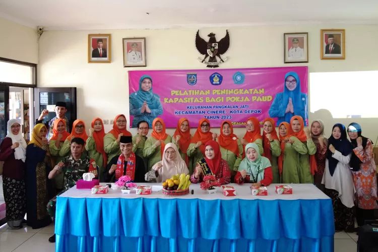 GIAT : Pelatihan peningkatan kapasitas bagi Pokja Paud tingkat Kelurahan Pangakalanjati, Kecamatan Cinere, Kota Depok, Kamis (16/11). (ALDY RAMA/RADAR DEPOK)