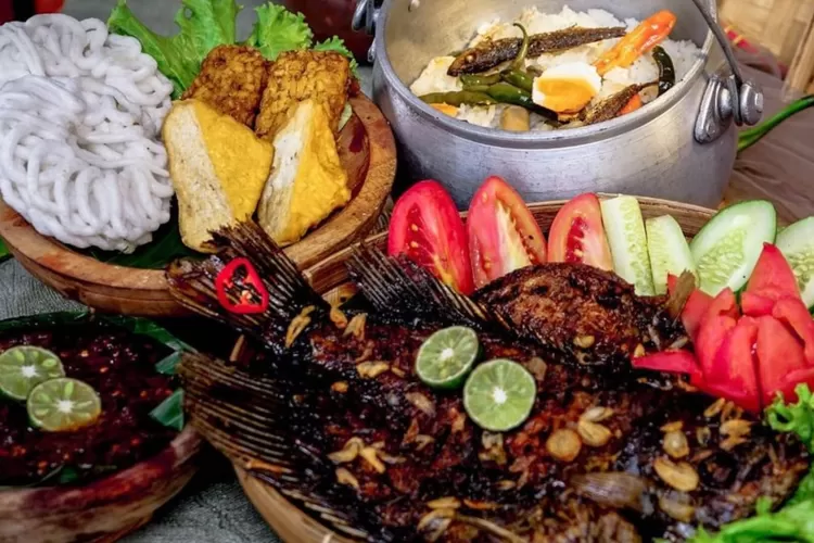 Nasi liwet gurame bakar, salah satu menu di Detuik Resto (Instagram @detuik.id)