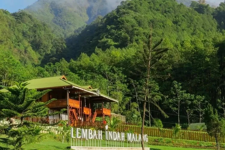  Suasana Lembah Indah Malang yang asri dan sejuk, yang berlokasi di lereng Gunung Kawi (Instagram @lembahindah)
