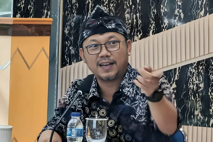 Kepala BPN Kota Depok, Indra Gunawan saat memimpin rapat koordinasi sekaligus membedah DIPA 2024 di Aula Kantor BPN Kota Depok, Kamis (4/1). (DOK. BPN KOTA DEPOK)