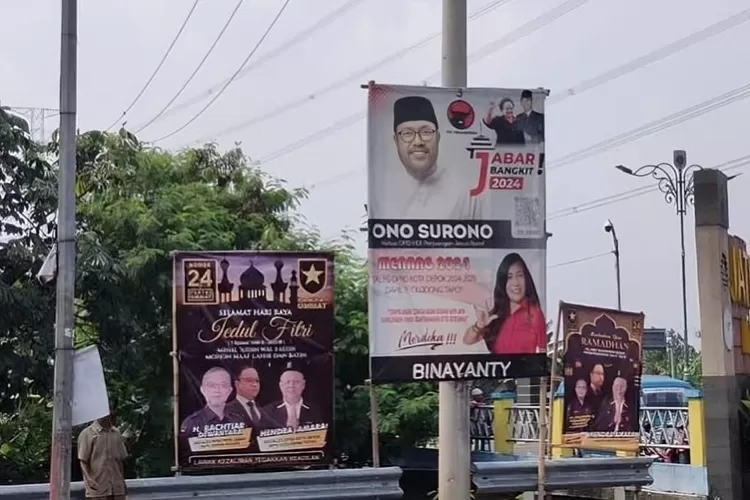 Alat Peraga Kampanye (APK) di pinggir Jalan Raya Bogor, Kecamatan Tapos, Depok.  (ATFAL/RADAR DEPOK)