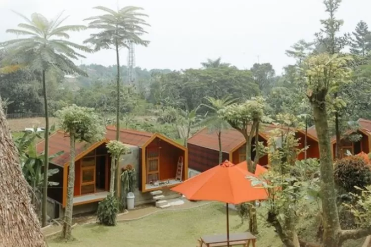 Anaira Glamping and Resort menyediakan tiga tipe glamping dengan fasilitas yang cukup lengkap dan jaraknya gak jauh dari Curug Nangka (Instagram @anairaglamping)