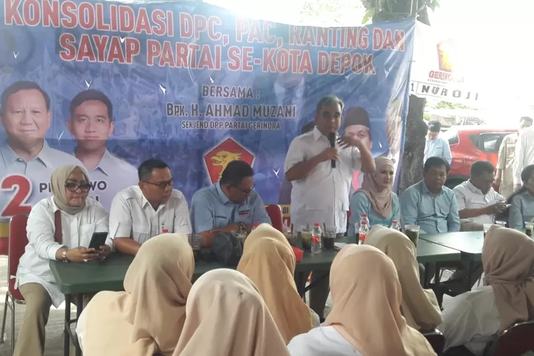 Sekjen Partai Gerindra, Ahmad Muzani, saat konsolidasi dan silahtuhrahmi bersama kader Gerindra di Kota Depok, Senin (22/1). (RADAR DEPOK)