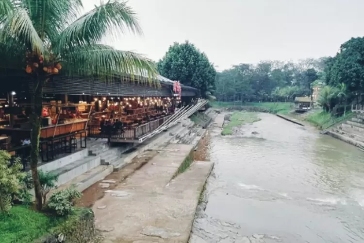 Masuknya Gratis, udah bisa nikmati pemandangan sekalian kulineran di tempat wisata ini (Instagram/@ahpoongfoodmarket)