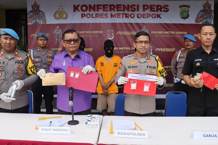 Polres Metro Depok menangkap tiga pengedar narkota di wilayah Kota Depok. (Dokumen Polres Metro Depok)
