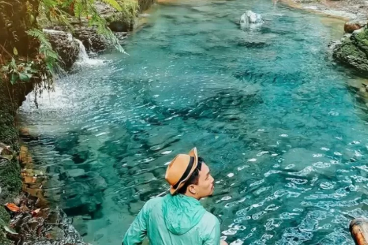 Curug Leuwi Asoka menjadi curug tersembuyi yang menawarkan tempat wisata dengan pesona yang menakjubkan (Instagram/@hadjukemal)