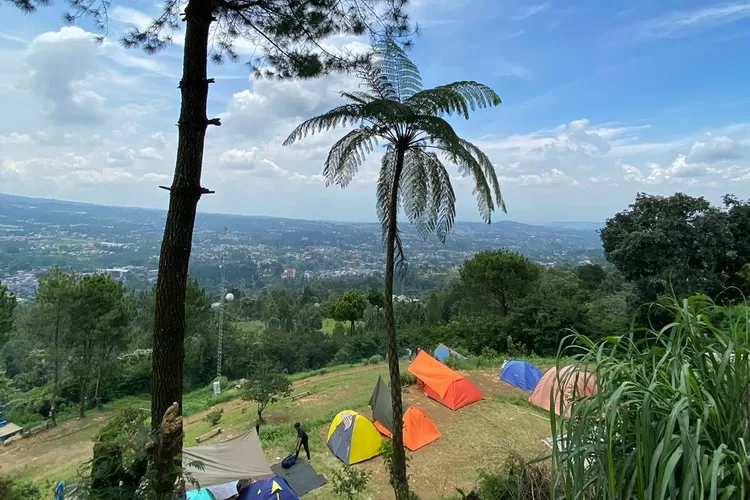 View camping ground di Bukit Cita Cita ini memang cantik banget