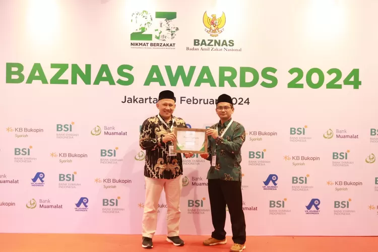 Penyerahan penghargaan Baznas Award 2024, dalam kategori Pengumpulan Palestina Terbaik, di Hotel Bidakara Jakarta Selatan, Kamis (29/2). (DOKUMEN BAZNAS DEPOK)