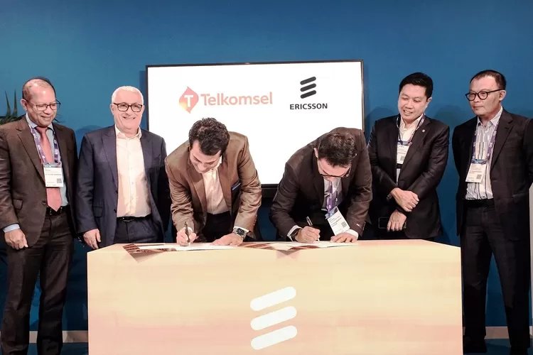 Telkomsel menjalin kolaborasi strategis bersama Ericsson dalam pemanfaatan Radio Access Network (RAN) Energy Efficiency dan mengeksplorasi teknologi 5G Standalone (SA). (TELKOMSEL)