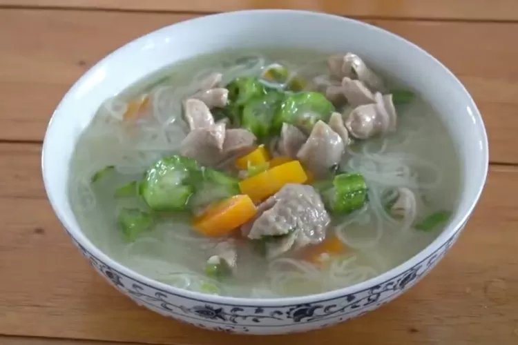 Sayur Oyong Sohun sebagai menu sahur (Tangkapan Layar Youtube Tri Pujis)