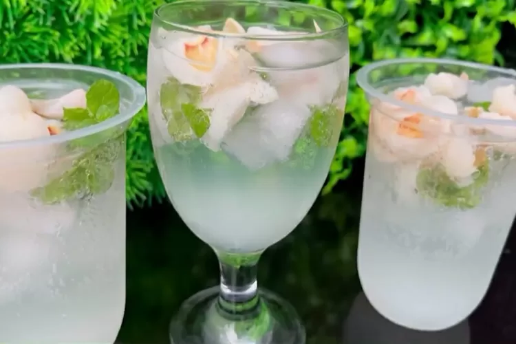 Lychee Squash ala cafe yang cocok buat takjil buka puasa (Tangkapan Layar Youtube Pawone Amala)