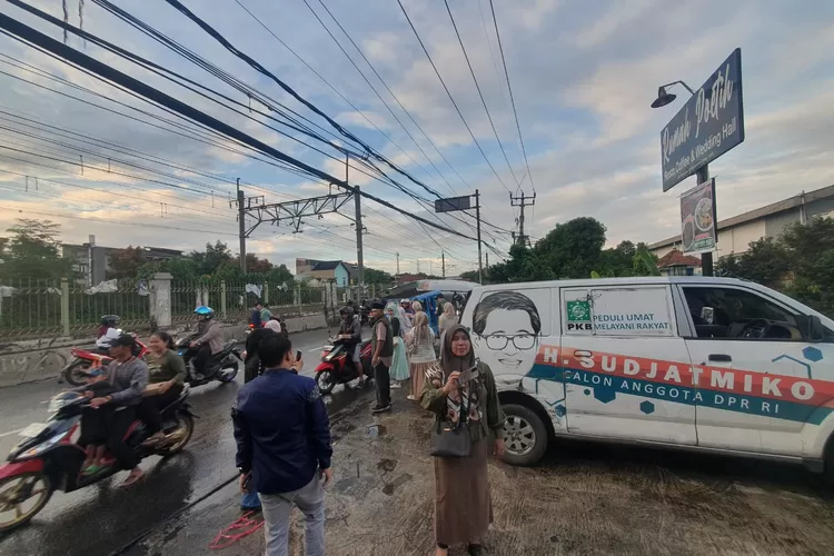 Pelaksanan tasyakuran kemenangan Politisi PKB, H. Sudjatmiko di Rumah Poetih Resto, Kelurahan Ratujaya, Kecamatan Cipayung, Minggu (17/4). (ANDIKA EKA/RADAR DEPOK)