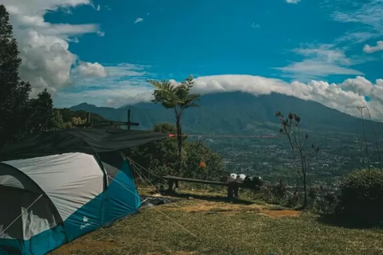 Pemandangan di Rocks Hill Camp yang keren dan asri  (Instagram/@rockshillcamp)