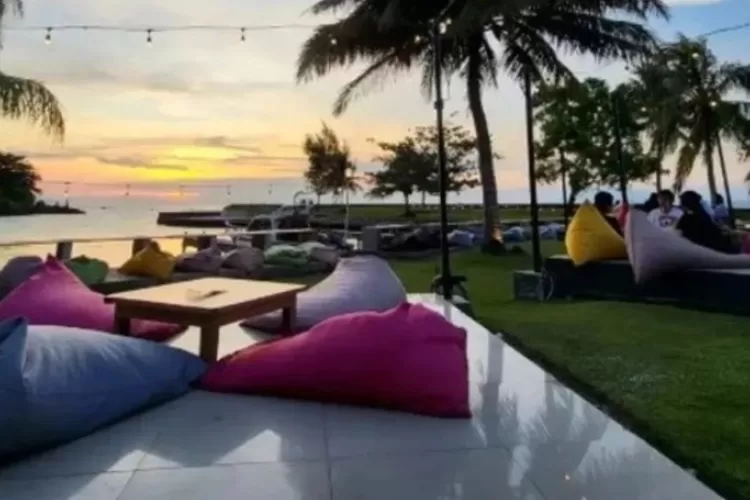 Ilustrasi Pantai Terdekat dari Bogor (Instagram @sunsetgrillsanghyang)