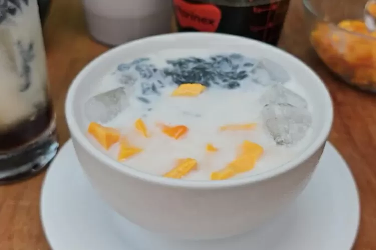 Es Cendol Dawet Hitam  cocok untuk sajian buka puasa (Tangkapan Layar Youtube Bagja Vlog)