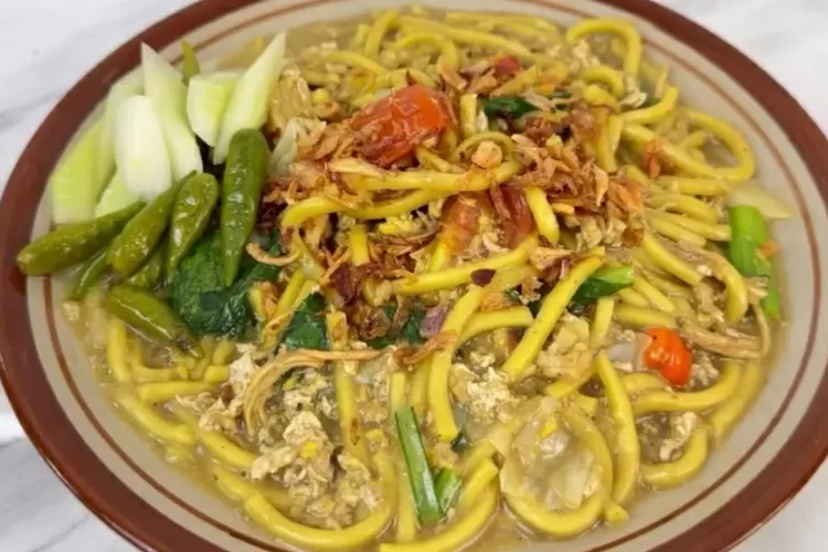 Resep Mie Godog Jawa untuk sajian buka puasa (Tangkapan Layar Youtube Ika Mardatillah)