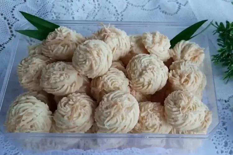 Sagu Keju yang renyah, lumer, dan enak abis (Tangkapan Layar Youtube atha naufal)