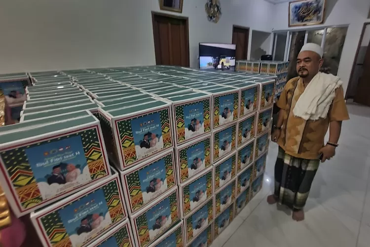 Wakil Ketua Komisi C DPRD Kota Depok, Edi Masturo, punya hadiah spesial bagi relawannya yang setia berjuang membelanya. Sebanyak 1.000 paket Ramadan disiapkan.