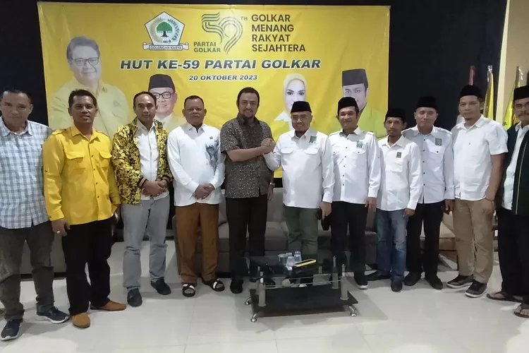 PKB Kota Depok bertandang ke Kantor DPD Partai Golkar Kota Depok, kawasan Grand Depok City (GDC), Selasa (2/4). (GERARD/RADAR DEPOK)