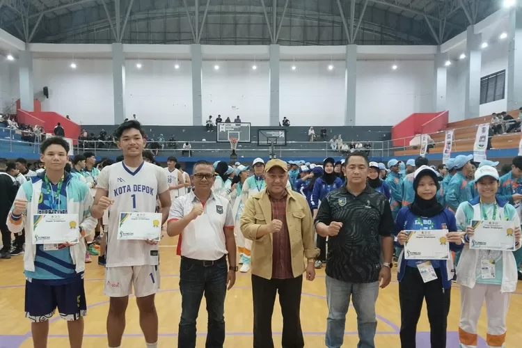 Walikota Depok, Mohammad Idris (tengah) memantau Popwilda wilayah 1 2024, di GOR Kota Depok, Kecamatan Sukmajaya, Sabtu (25/5). (ANDIKA EKA/RADAR DEPOK)