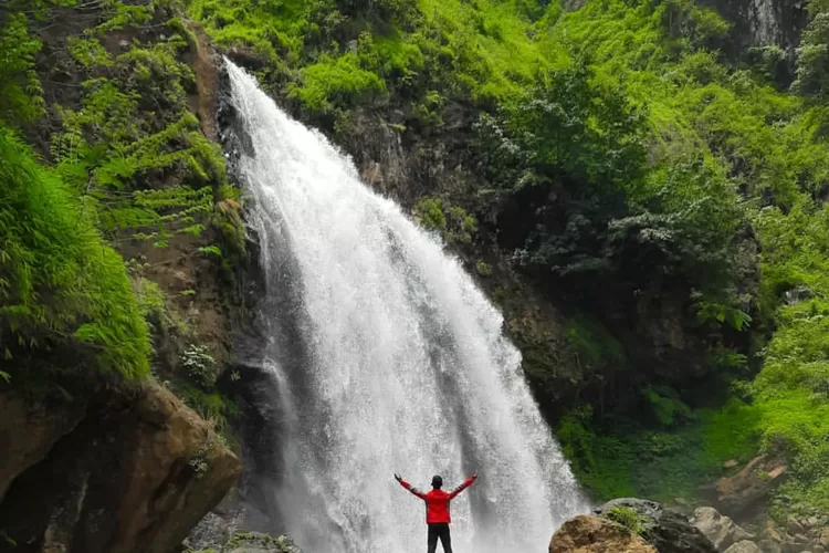 Curug Nyogong yang tersembunyi antara bukit namun terlihat mempesona (Instagram/@ahmadsubagja63)