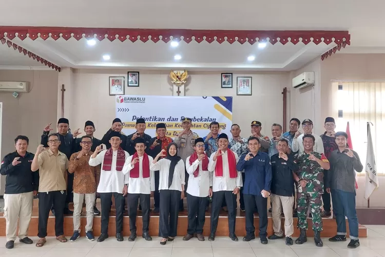 Camat Cipayung, Hasan Nurdin saat menghadiri pelantikan PKD Kecamatan Cipayung di Aula Kantor Kecamatan Cipayung, Kota Depok, Minggu (1/6). (AGNESYA WIANDA/ RADAR DEPOK)