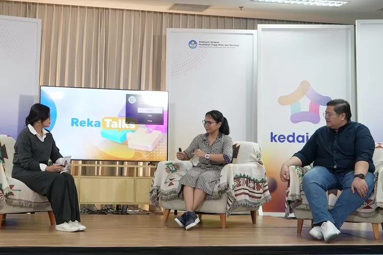 Mengusung tema Kolaborasi Industri dan Insan Perguruan Tinggi melalui Program Dana Padanan (PDP) Kemendikbudristek, RekaTalks kali ini akan memfokuskan diskusi pada peluang kolaborasi yang terbuka melalui Program Dana Padanan 2024. 