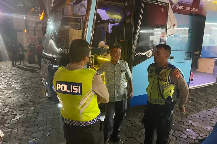 ILUISTRASI : Dishub Kota Depok melaksanakan kegiatan Ram Check pada bus Kota Depok yang akan melaksanakan perjalan keluar kota. (DOKUMEN DISHUB KOTA DEPOK)