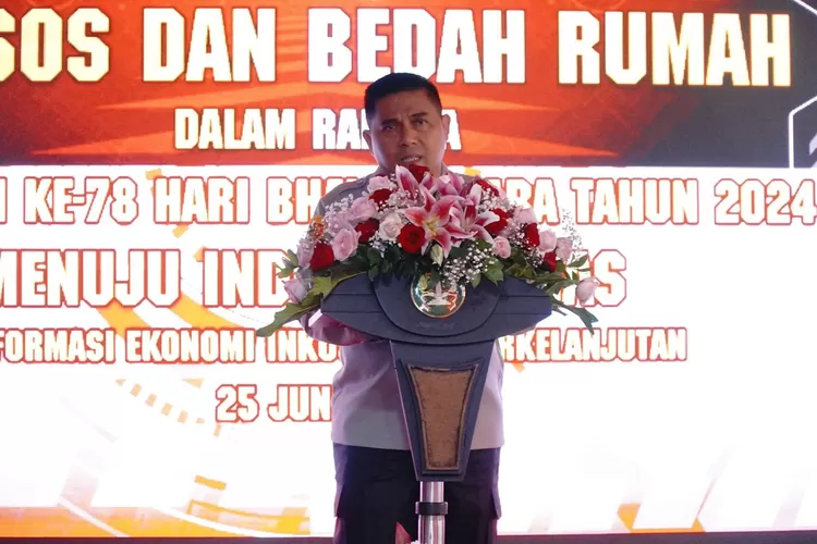 Kapolda Metro Jaya, Irjen Karyoto, saat meresmikan program bedah rumah di Jalan Rawasari RT2/6, Kelurahan Bojong Pondok Terong, Kecamatan Cipayung, Selasa (25/6).