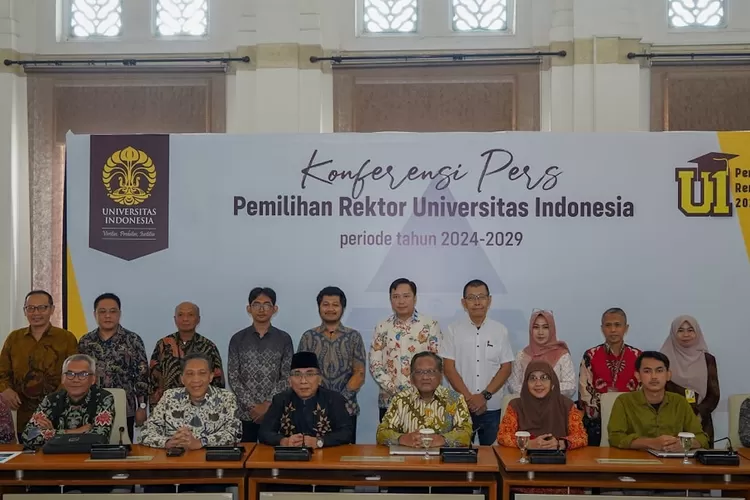 Konferensi Pers pemilihan rektor Universitas Indonesia Periode 2024&ndash;2029 yang dilaksanakan pada hari ini, Selasa (25/6), di ruang Senat Akademik FKUI Salemba, Jakarta.