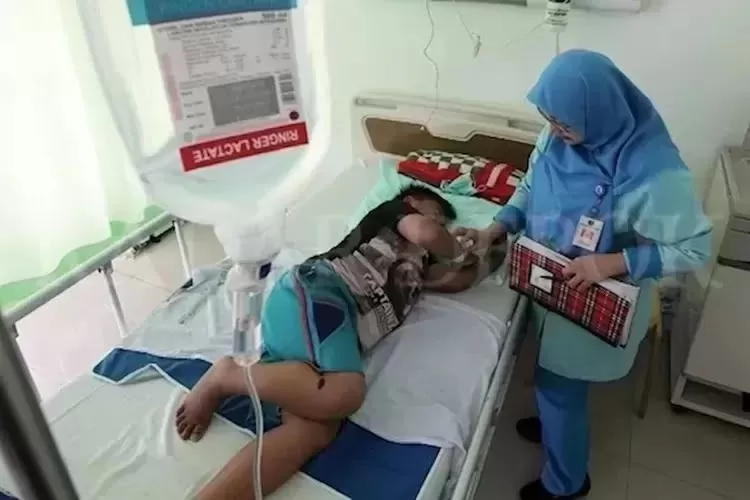 Salah satu pasien DBD yang sedang dirawat di salah satu rumah sakit di Depok. (ILUSTRASI)