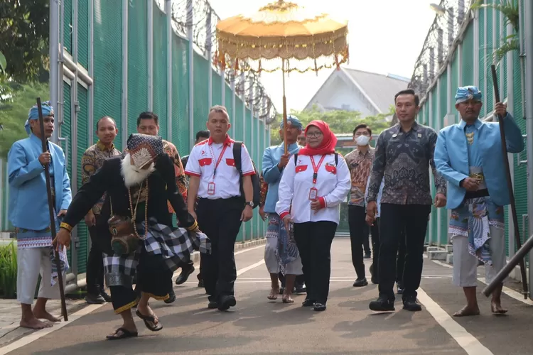 Klinik Pratama Rawat Jalan Lapas Cibinong melaksanakan kegiatan Survei Akreditasi layanan kesehatan bekerjasama dengan Lembaga Akreditasi Fasilitas Kesehatan Indonesia (LAFKI), Kamis (25/7). (Lapas Cibinong)
