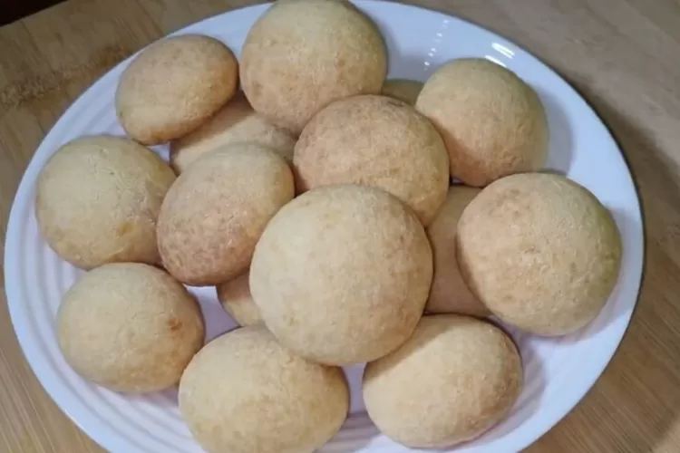 Resep Brazilian Cheese Bread yang cocok buat cemilan (Screenshot Youtube Ceceromed Kitchen)