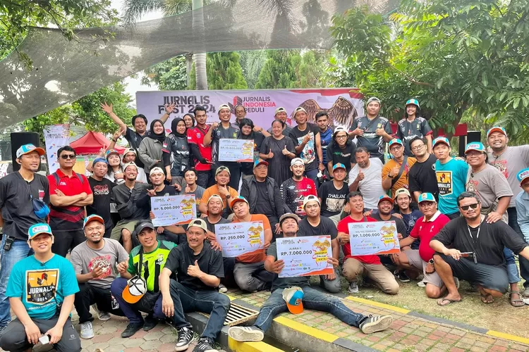 IJTI Pokja Wartawan Depok bersama kelompok jurnalis di Jabodetabek, selepas kegiatan Journalist Fest 2024 di Taman Pemuda Pratama, Kecamatan Beji, Kota Depok.