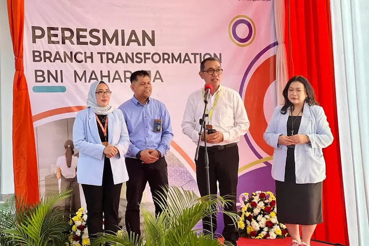 Regional CEO BNI Wilayah 14, Faizal Arief Setiawan sedang memberikan sambutan pada pembukaan Kantor Cabang Pembantu BNI Maharaja. (DOK BNI MAHARAJA)