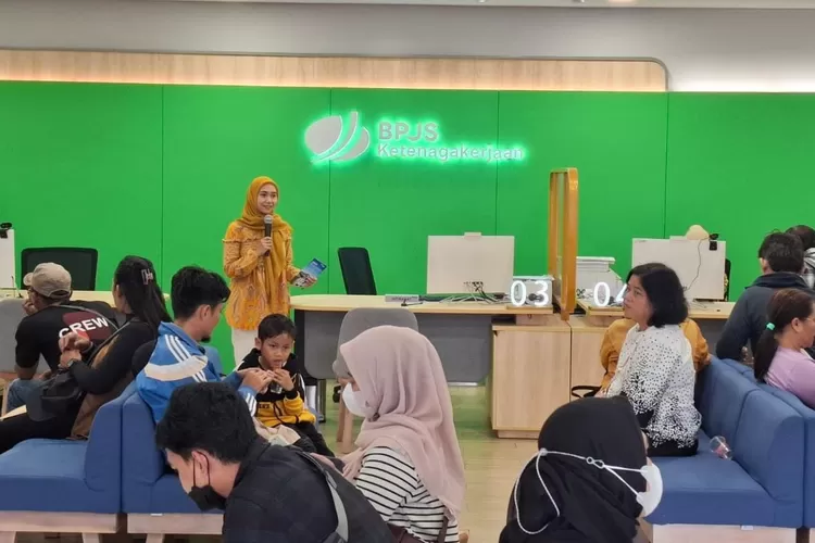 SOSIALISASI : BPJS Ketenagakerjaan saat melangsungkan sosialisasi MLT dalam wujudkan hunian KPR pekerja.  (DOKUMEN BPJS KETENAGAKERJAAN)