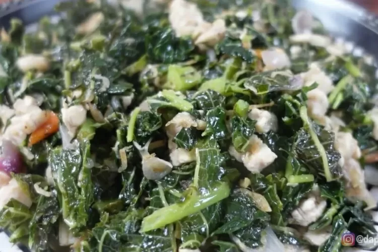 Resep Daun Pepaya anti pahit dan enak (Screenshot Youtube Dapur Lagi)