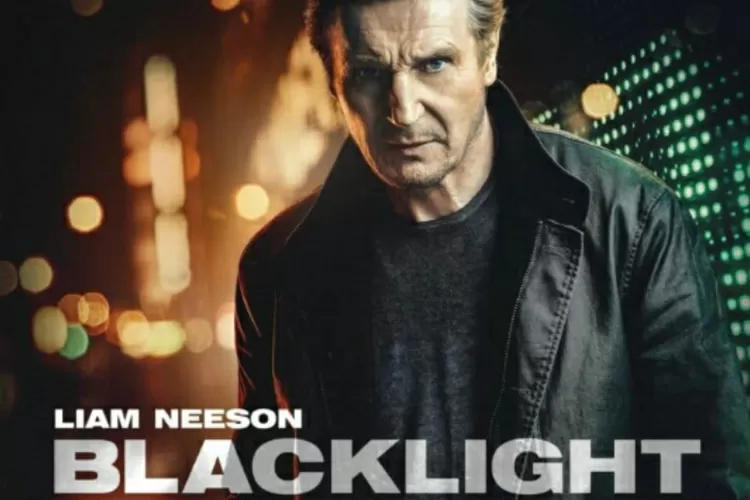 Aksi Liam Neeson di Film Blacklight (imdb.com)