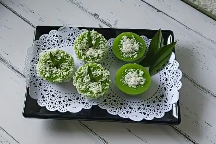 Resep Kue Lumpang Pandan  khas Palembang yang buat nagih (Screenshot Youtube atha naufal)