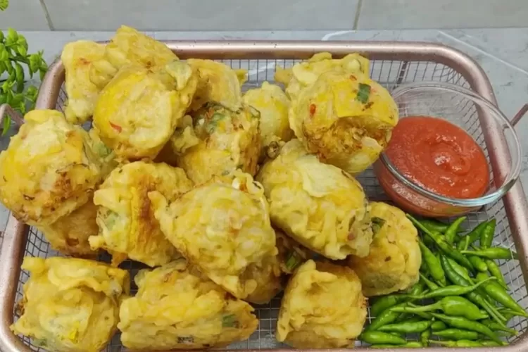 Resep gehu pedas dari tahu kuning yang bisa jadi ide jualan (Screenshot Youtube CR COOK)