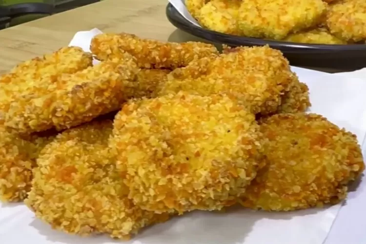 Resep nugget ayam tanpa kukus yang lebih praktis (Screenshot Youtube Ceceromed Kitchen)