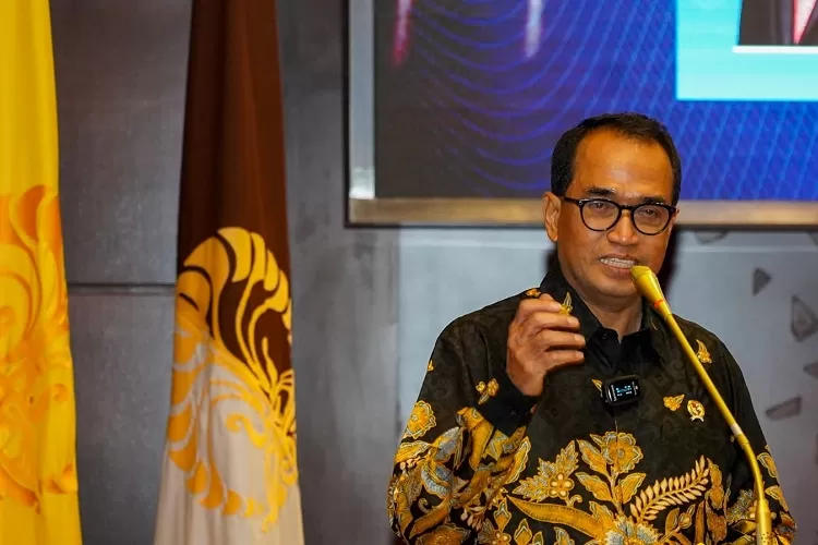 Menhub, Budi Karya Sumadi saat menghadiri seminar Sistem Transportasi Darat Terintegrasi, Cerdas, dan Berkelanjutan yang digelar SKSG UI di Balai Sidang Universitas Indonesia, Kamis (10/10). (DOKUMEN UNIVERSITAS INDONESIA)