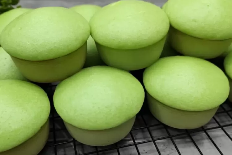 Resep apem pandan panggang yang wangi dan lembut (Screenshot Youtube CR COOK)