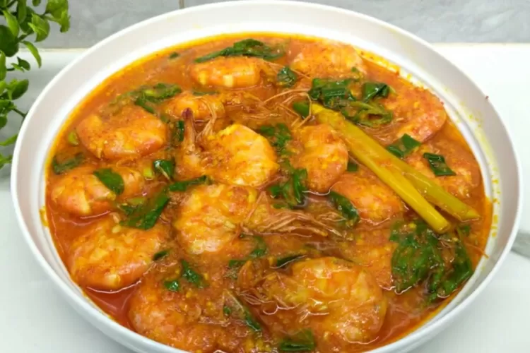 Resep sederhana udang woku yang pedas dan seger (Screenshot Youtube CR COOK)
