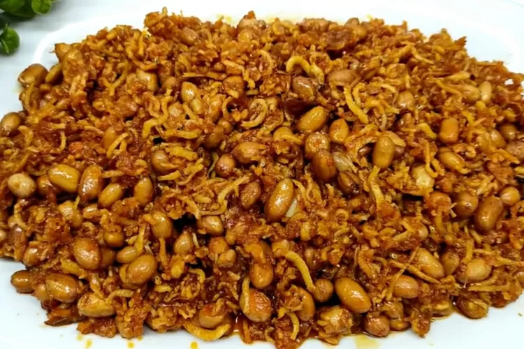 Resep sederhana sambal teri kacang, cocok untuk menu masakan harian (Screenshot Youtube CR COOK)