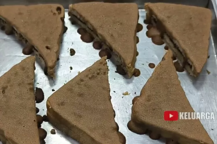 Ide jualan dari olahan roti tawar dengan kopi (Screenshot Youtube KELUARGA HAMZAH)