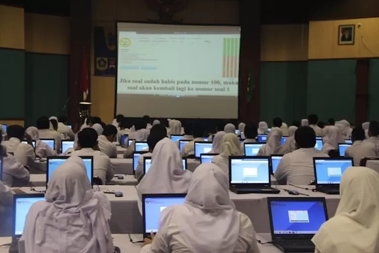 Pelaksanaan Seleksi Kompetensi Dasar (SKD) penerimaan Calon Pegawai Negeri Sipil (CPNS) Kota Depok yang dilakukan di Gedung Tegar Beriman, Kabupaten Bogor.