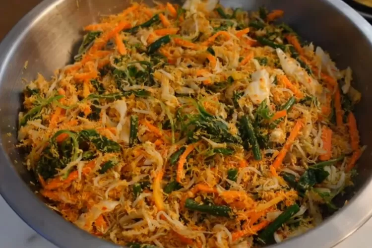 Resep urap sayur renyah dan tidak mudah basi (Tangkapan layar Youtube Asahid TehYung )